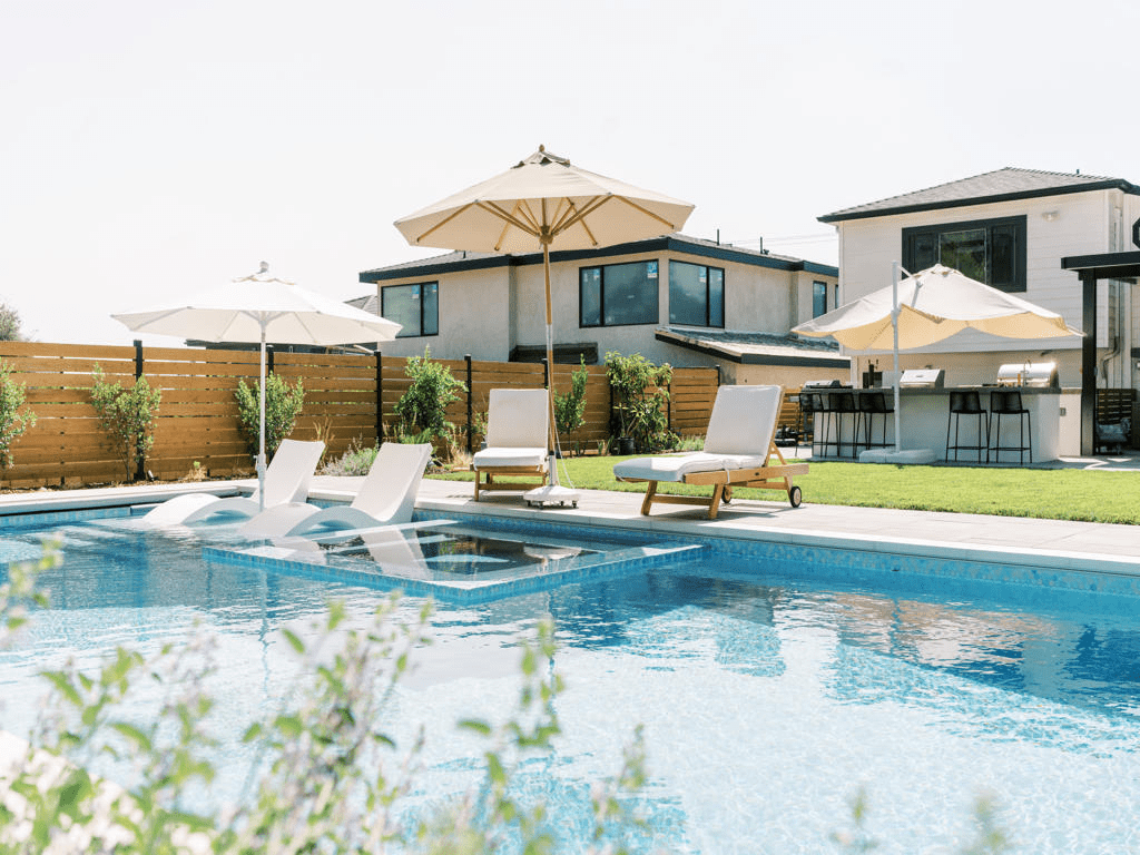 pool contractors los angeles