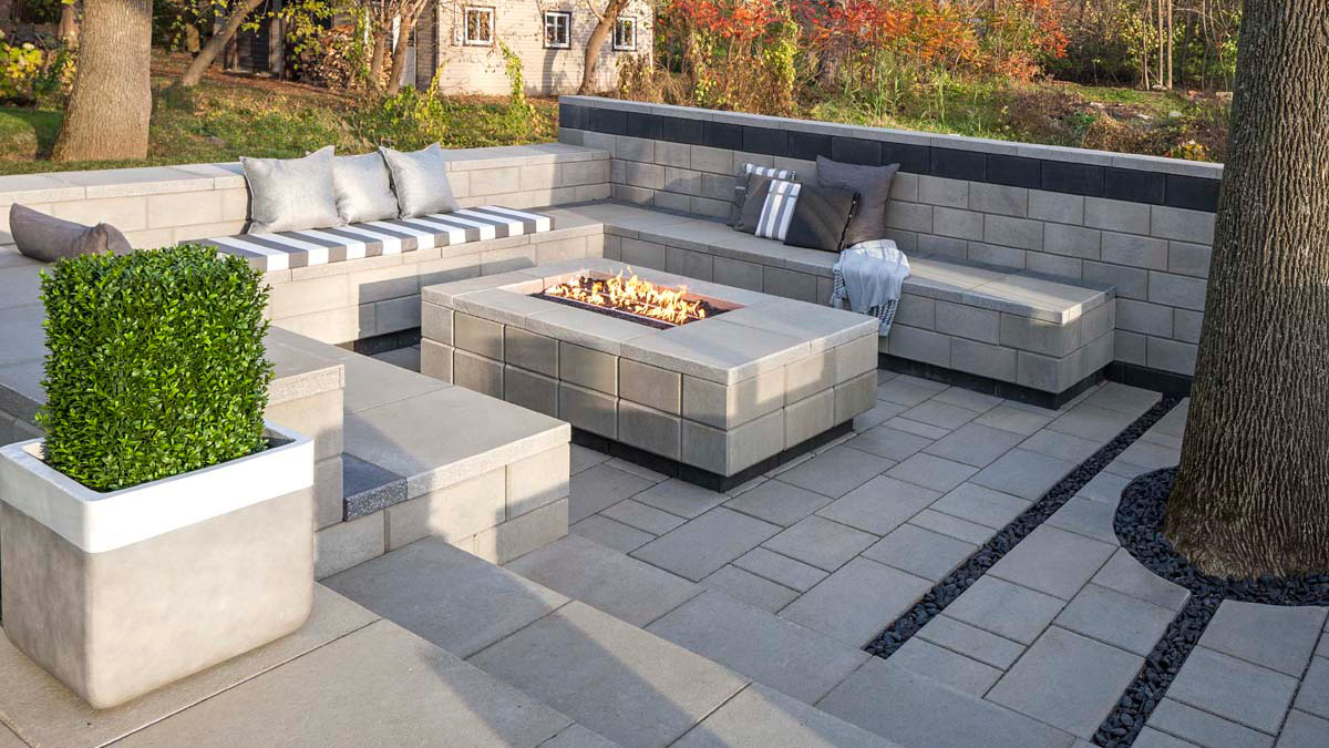 outdoor seating wall design