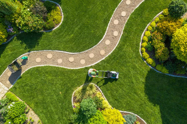 Licensed landscape contractor designing outdoor spaces in Glendale by BuildCal